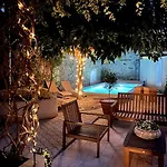 La Chasse Au Bonheur Piscine-wifi