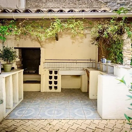 La Chasse Au Bonheur Piscine-wifi Holiday home