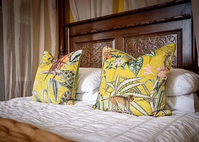 La Chasse Au Bonheur Piscine-wifi Holiday home *