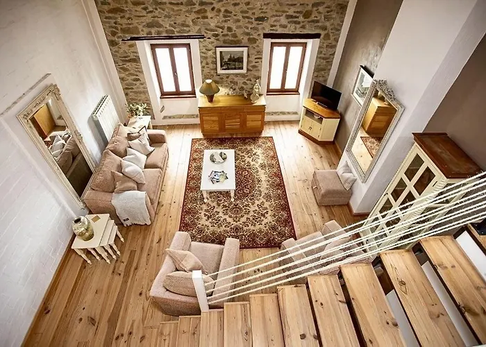 Holiday home La Chasse Au Bonheur Piscine-wifi *